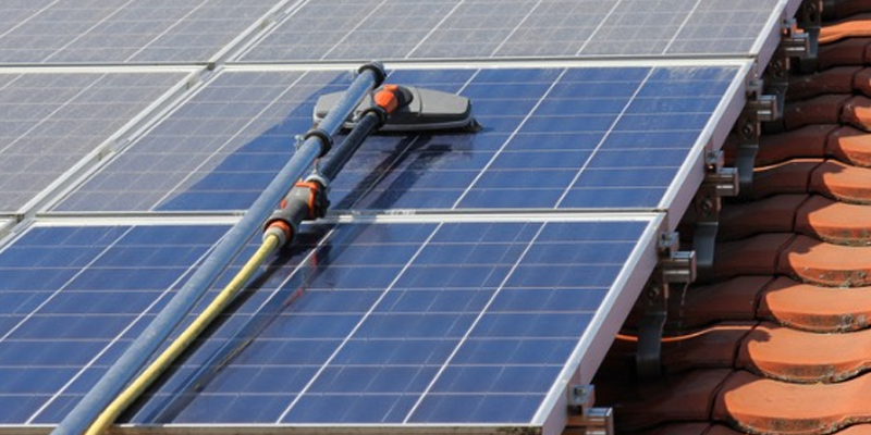 Vệ sinh pin năng lượng mặt trời hiệu quả với POLYWATER